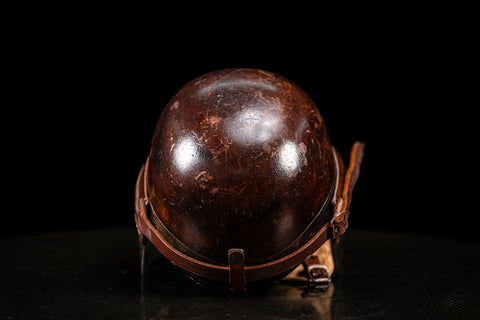 Historic Phil Hill race worn helmet. / Casco storico da gara indossato Phil Hill