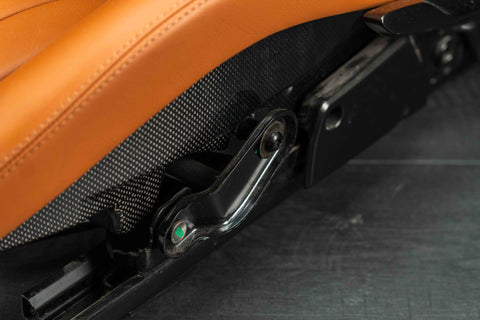 1075 - Ferrari 488 Taylor Made Seats