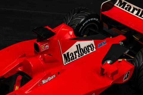 1079 - Ferrari F2001 Amalgam model Signed