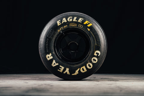 Original ENKEI magnesium wheel from McLaren MP4/7A. / Cerchio ENKEI in magnesio originale della McLaren MP4/7A