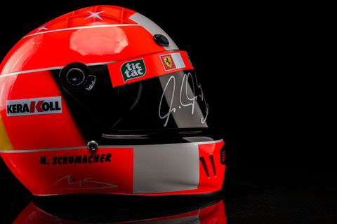 Bell helmet replica of Schumacher’s 2000 F1 season. / Replica casco Bell della stagione F1 2000 di Schumacher