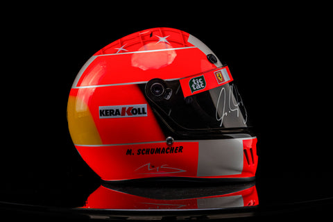 Michael Schumacher’s signature on Bell 2000 helmet replica. / Firma di Michael Schumacher sulla replica del casco Bell 2000