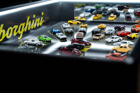 table with Lamborghini models / Tavolo con modellini Lamborghini