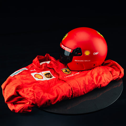 1136 - Ferrari Mechanic Suit and Helmet