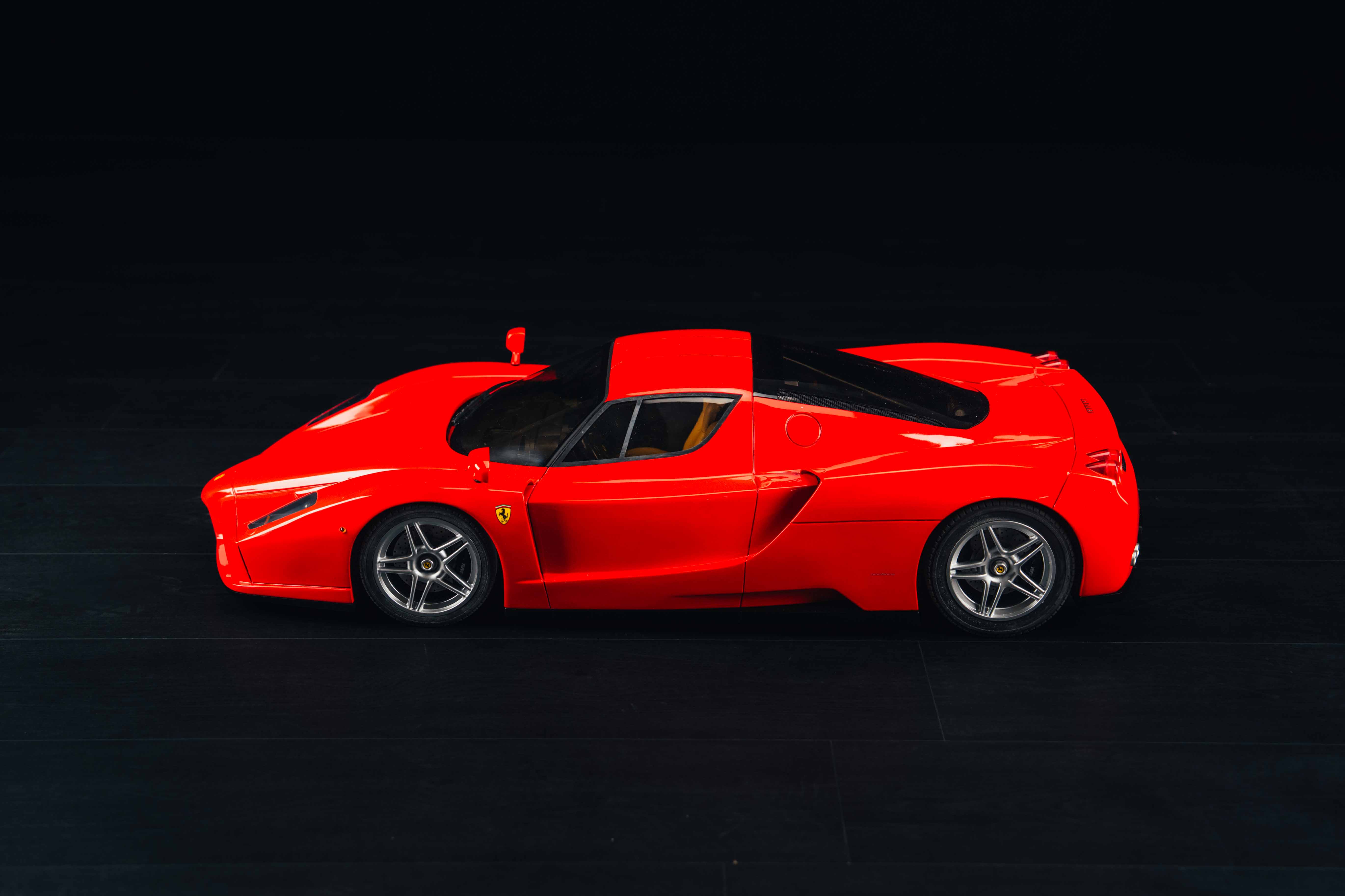 フェラーリ・エンツォ スケール1:5 モデルカー Sport Models by Halmo