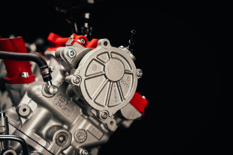 Ferrari V8 cutaway moving engine
