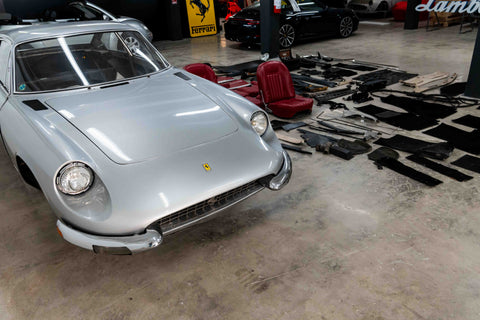1085 - Ferrari 365 body and complete interior