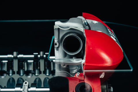1145 - Ferrari 812 V12 sectioned engine table