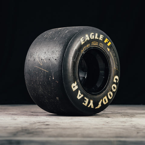 McLaren MP4/7A ENKEI wheel with tire, 1992. / Cerchio ENKEI McLaren MP4/7A con gomma, 1992